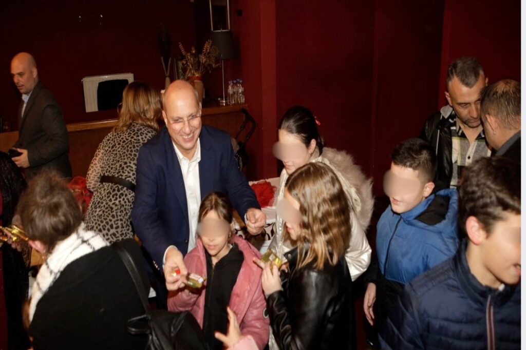 &Pi;&rho;&omega;&tau;&omicron;&beta;&omicron;&upsilon;&lambda;ί&alpha; &Gamma;. &Omicron;&iota;&kappa;&omicron;&nu;ό&mu;&omicron;&upsilon; , &eta; &pi;&alpha;&iota;&delta;&iota;&kappa;ή &pi;&alpha;&rho;ά&sigma;&tau;&alpha;&sigma;&eta; &ldquo;&Omicron; &Kappa;&alpha;&rho;&upsilon;&omicron;&theta;&rho;&alpha;ύ&sigma;&tau;&eta;&sigmaf;&rdquo; &gamma;&iota;&alpha; &tau;&alpha; &pi;&alpha;&iota;&delta;&iota;ά &tau;&omega;&nu; &Alpha;&sigma;&tau;&upsilon;&nu;&omicron;&mu;&iota;&kappa;ώ&nu; &Pi;&upsilon;&rho;&omicron;&sigma;&beta;&epsilon;&sigma;&tau;ώ&nu; &kappa;&alpha;&iota; &Lambda;&iota;&mu;&epsilon;&nu;&iota;&kappa;ώ&nu; &Phi;&theta;&iota;ώ&tau;&iota;&delta;&alpha;&sigmaf;